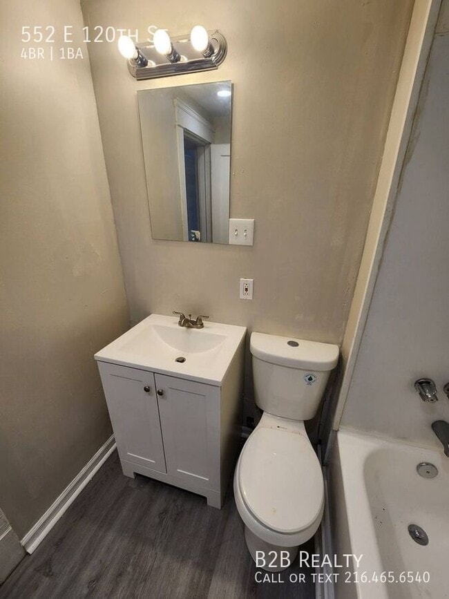 Building Photo - 552 E 120th St