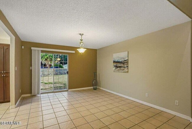Building Photo - 650 Vera Ct