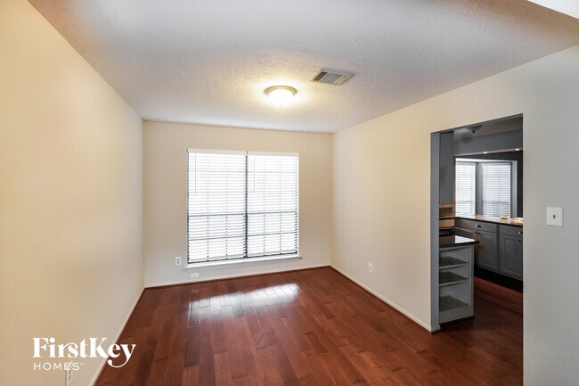 Building Photo - 16810 Poplar Hill St