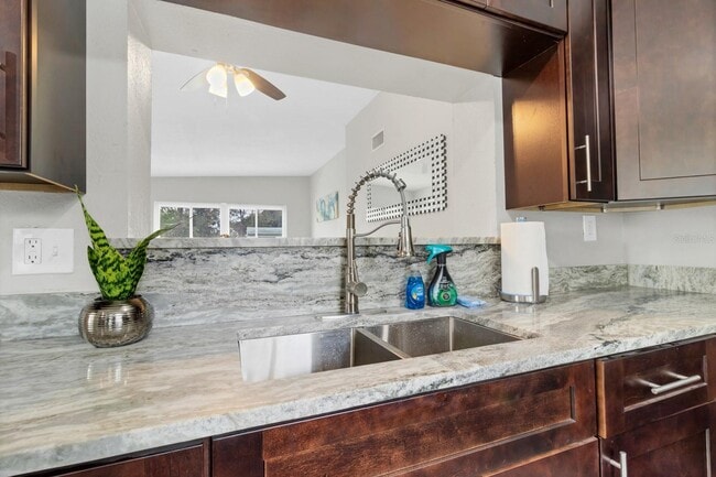 Building Photo - 5838 Sage Dr