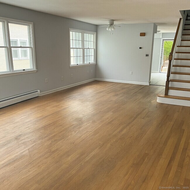 Building Photo - 307 Tolland St