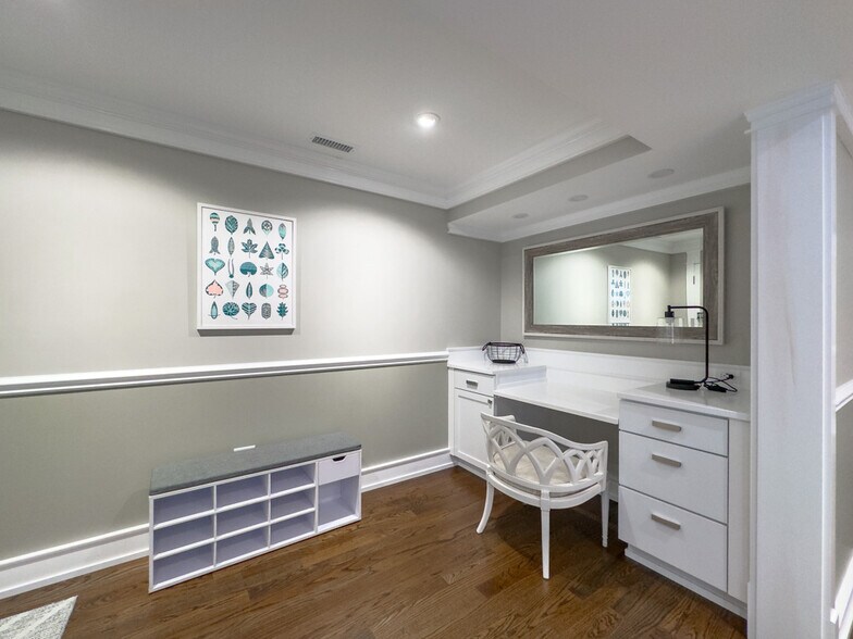 Building Photo - 3453 N Hoyne Ave