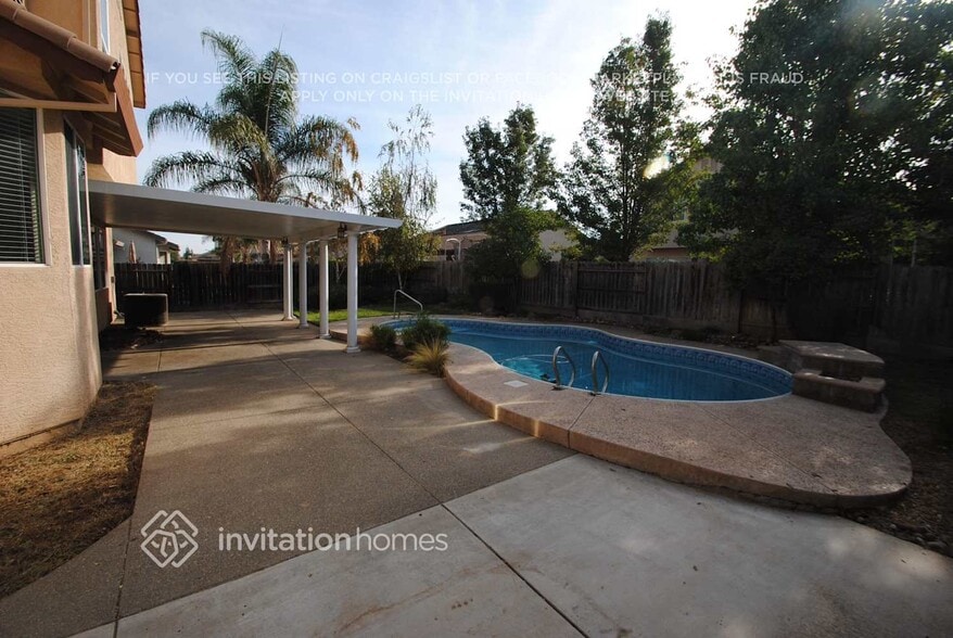 Building Photo - 1010 Malton Way