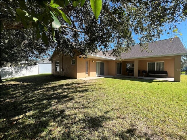 Building Photo - 946 Seneca Trail