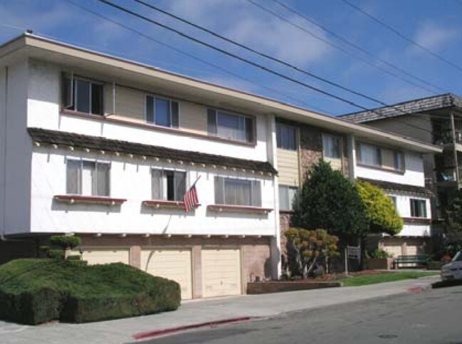 Primary Photo - Park Plaza Apartments