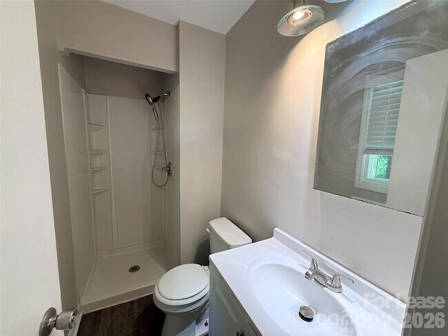 Building Photo - 1120 Claremont Rd