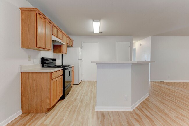 Building Photo - 3301 El Salido Pkwy