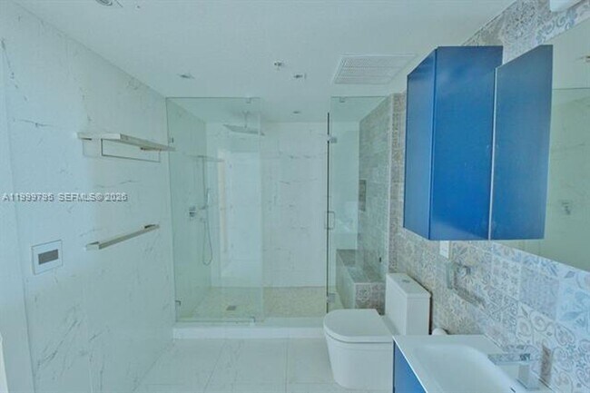 Building Photo - 3250 NE 1st Ave