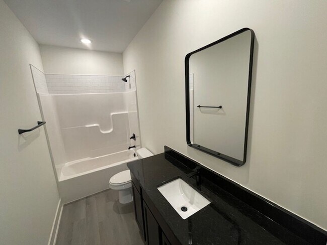 Building Photo - 5203/05 Chase Cir