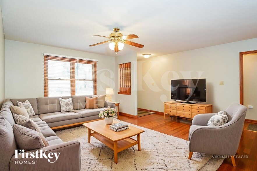 Building Photo - 873 E Cragmont Dr