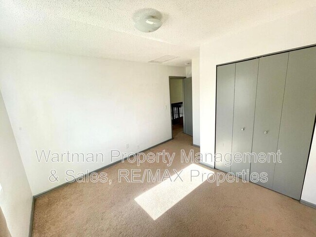 Building Photo - 4570 Witches Hollow Ln
