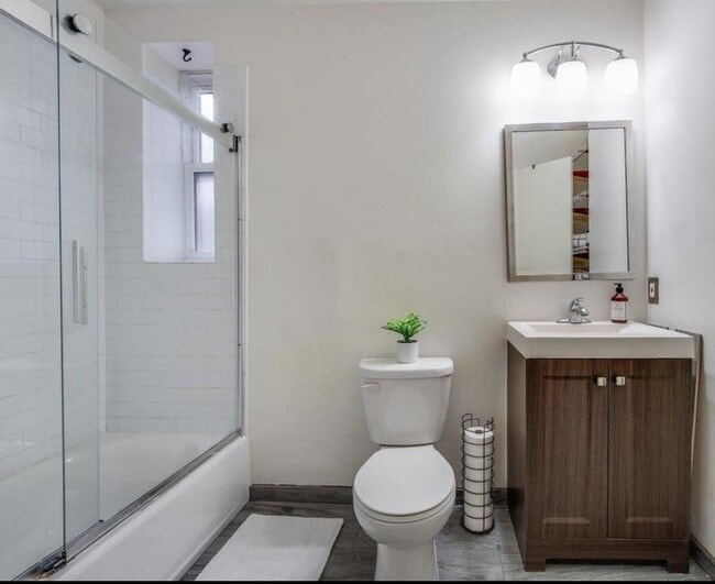 Building Photo - 787 Summit Ave