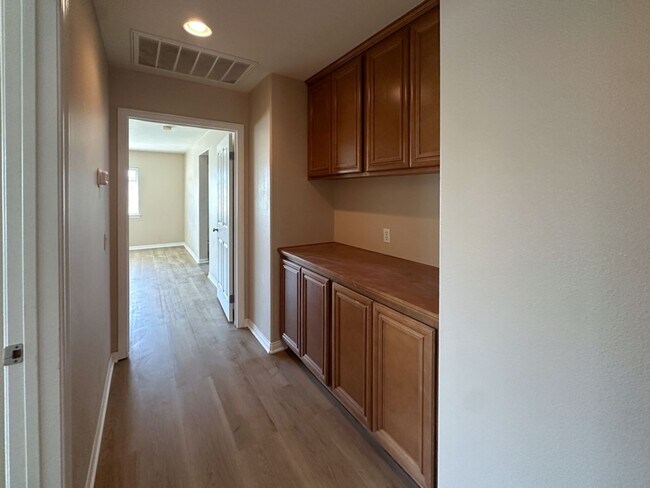 Building Photo - Available now! Beautiful 4 Bedroom Home for Rent in WOLF CREEK community of South Temecula!