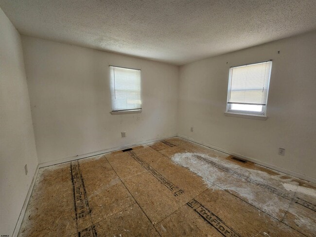 Building Photo - 106 N Dudley Ave