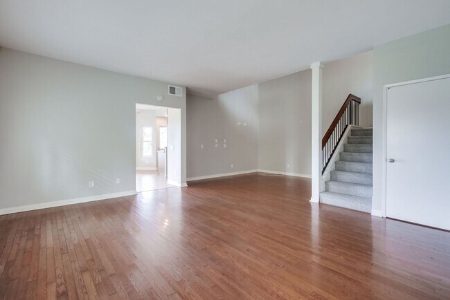 Building Photo - **Available Now*** Encinitas,  4 bedroom, 2.5 bathroom with 2 car garage***