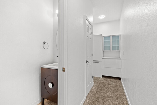 Building Photo - 4 Bedroom Home in Lake Nona with Fenced Yard