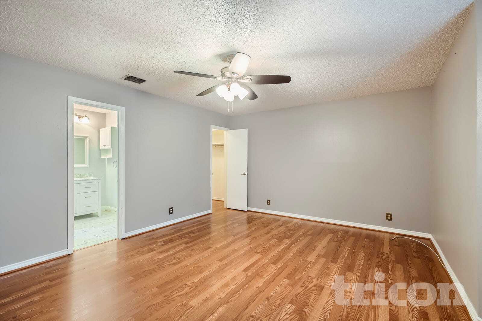 Building Photo - 6934 Sunshine Tree Dr