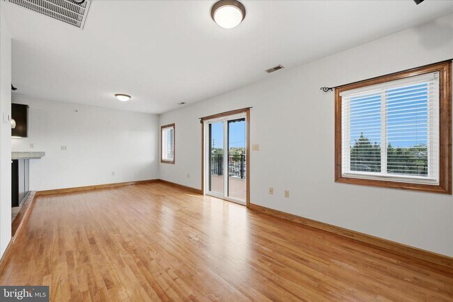 Building Photo - 443 Millwood Ave