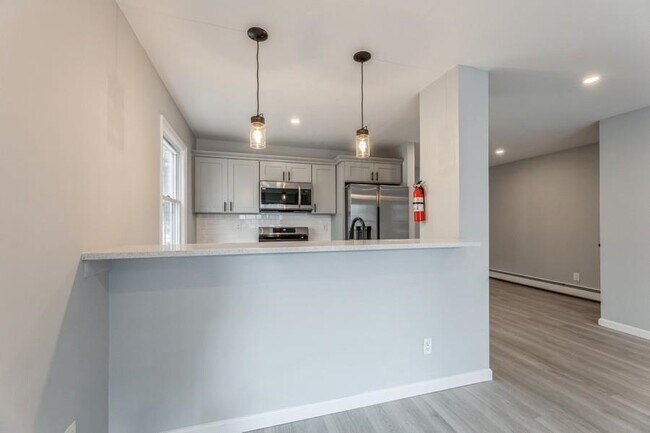 Building Photo - 260 Randolph Ave