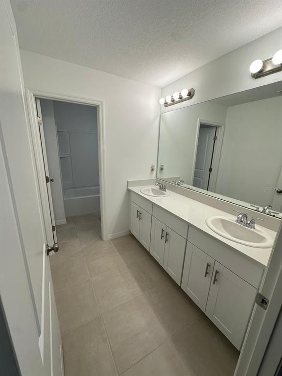 Building Photo - 4989 Vellacito Way