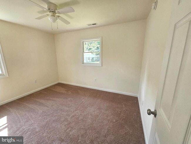 Building Photo - 58 Edgewood Rd