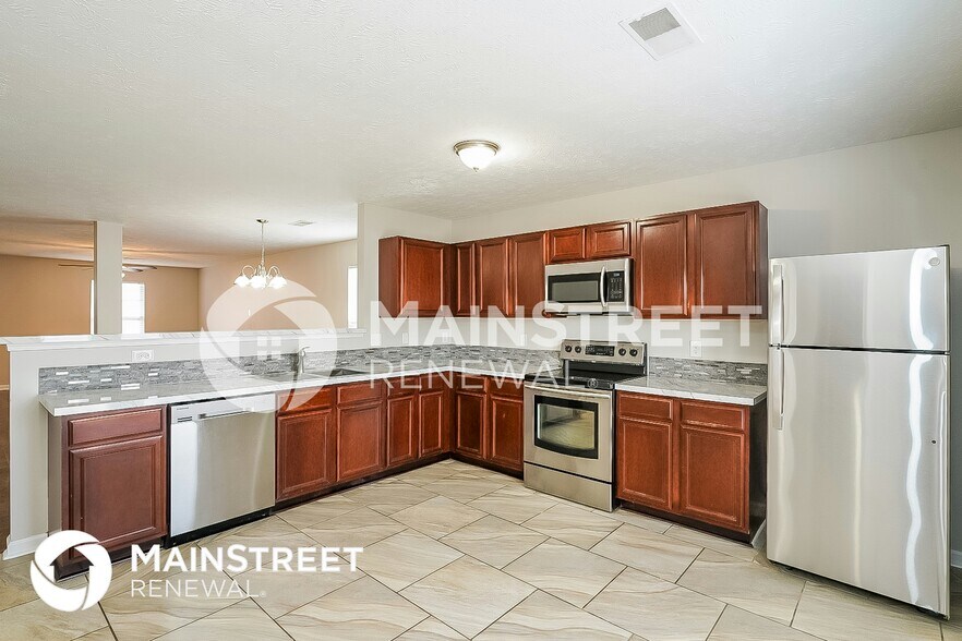 Building Photo - 2815 Creekbend Dr