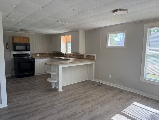 Building Photo - 2 bed 1 bath