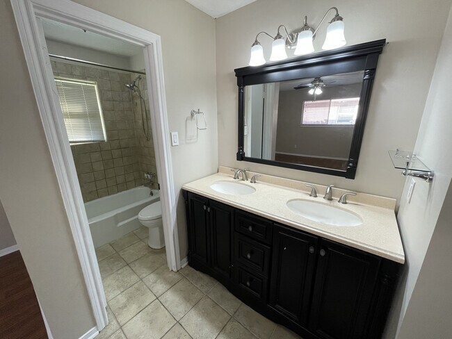 Building Photo - 9015 Eldora Dr