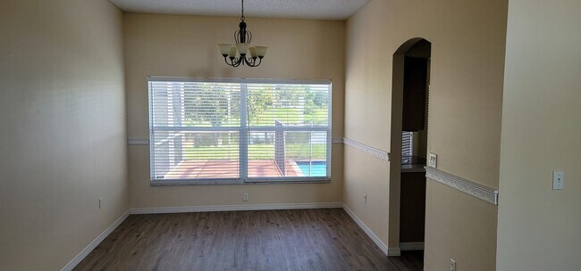 Building Photo - 1324 Franford Dr