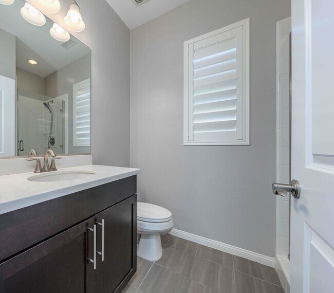Building Photo - Expansive Portola Springs 4 Bedroom Home