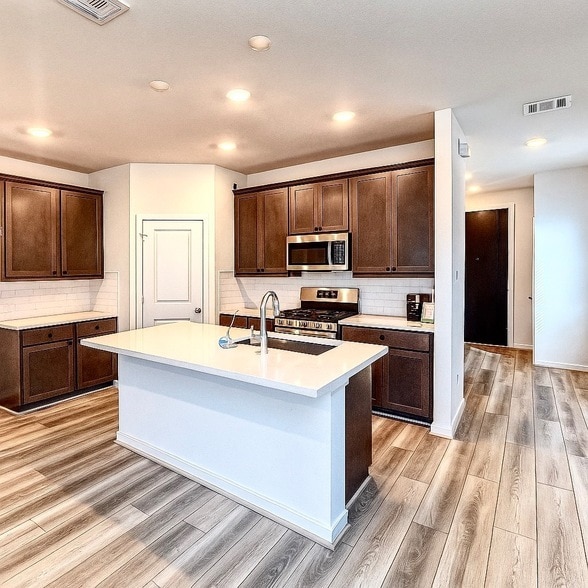 Building Photo - 9638 Lily Vis Ln