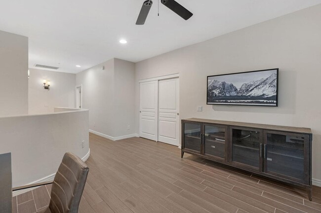 Building Photo - 14450 N Thompson Peak Pkwy