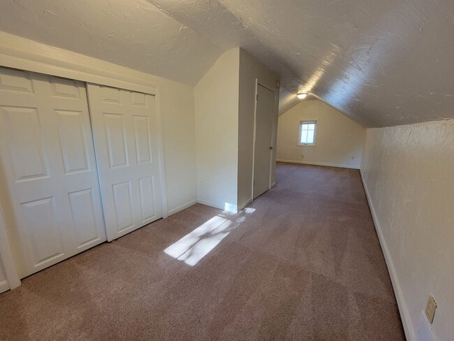 Building Photo - 1511 10th Ave