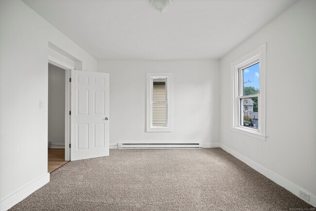 Building Photo - 220 Hillside Ave
