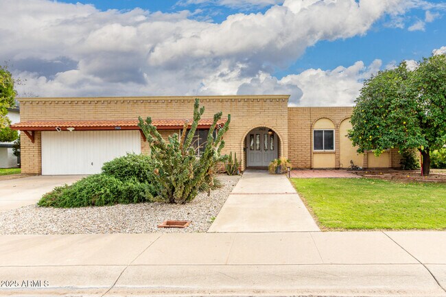 Primary Photo - 1923 E Gemini Dr