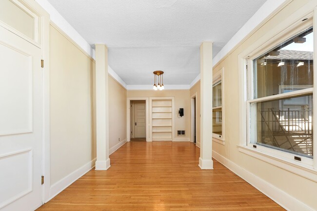 Building Photo - $300 off 1st month's rent! Charming, histo...