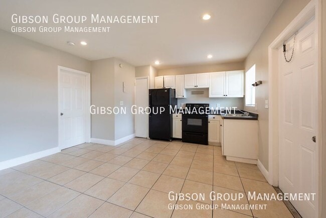 Building Photo - 1808 SW 11th Ct