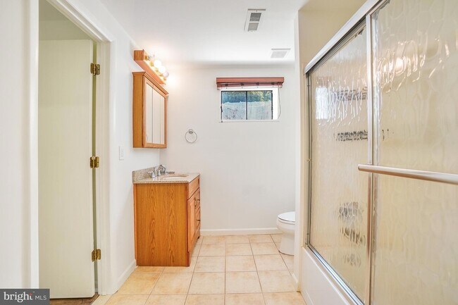 Building Photo - 12027 Devilwood Dr