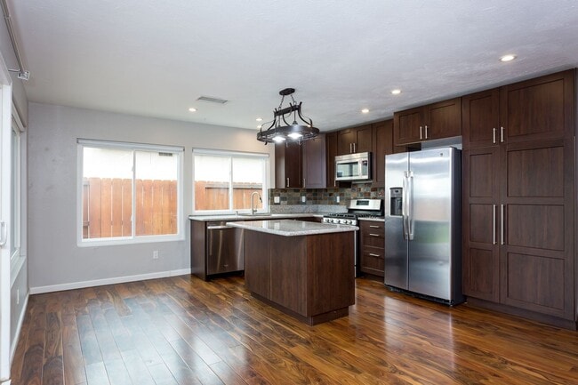 Building Photo - Beautiful Home in Mira Mesa