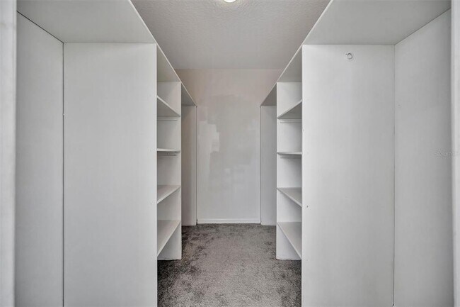 Building Photo - 226 5th Ave N