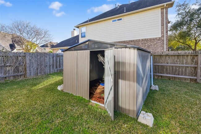 Building Photo - 20515 Bandrock Terrace