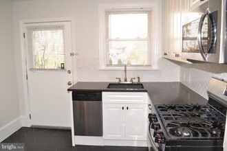 Building Photo - 123 S Matlack St