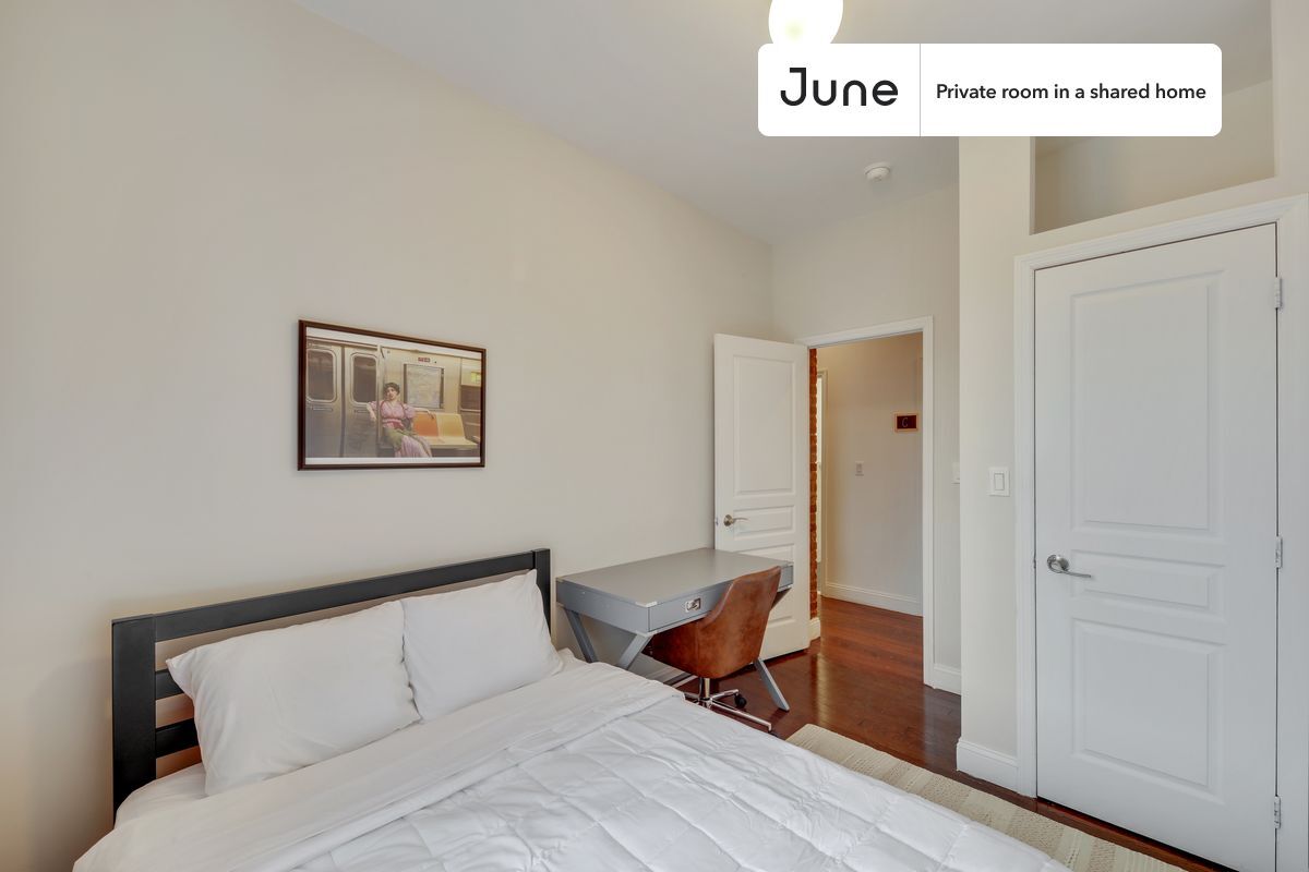 Building Photo - Room in Shared 4 bed/1 bath home in West Harlem