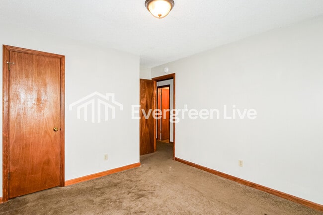 Building Photo - 1107 Highland St