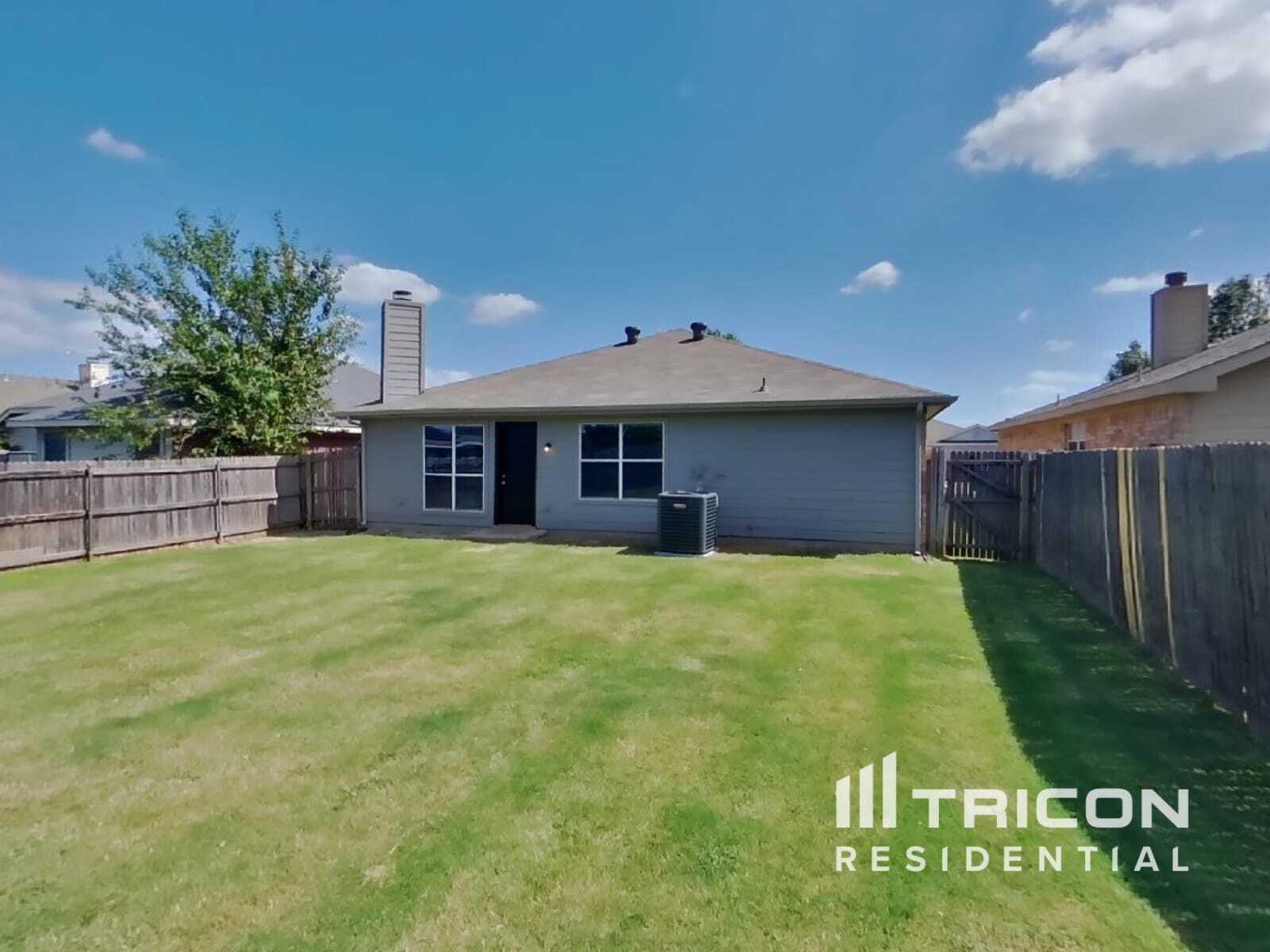 Building Photo - 745 Buffalo Springs Dr