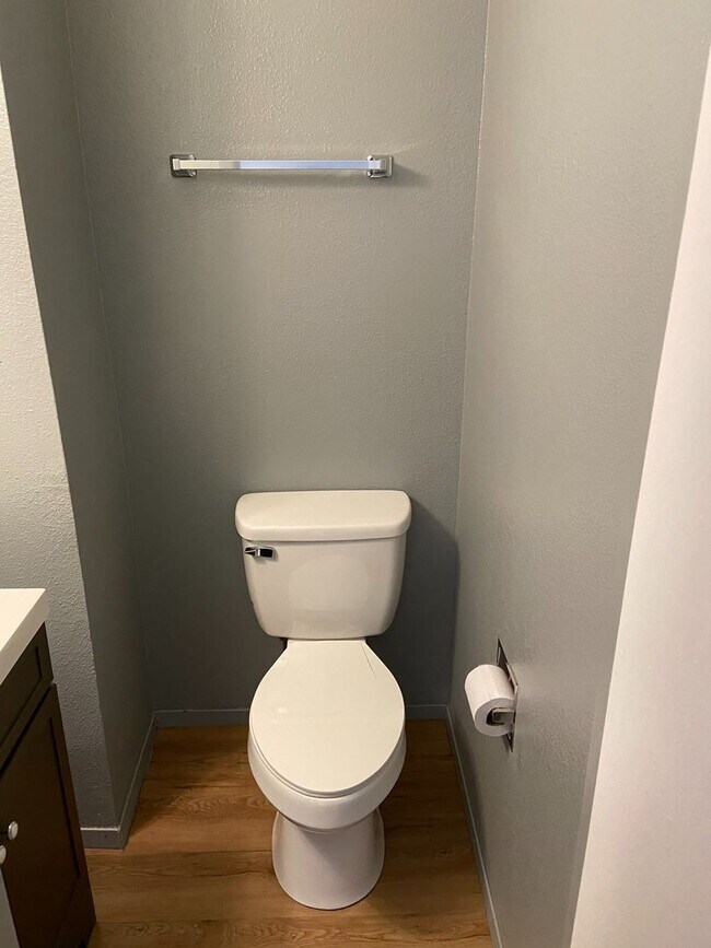 Building Photo - Stunning 2 Bed/2 Bath Townhome near Ft Carson!