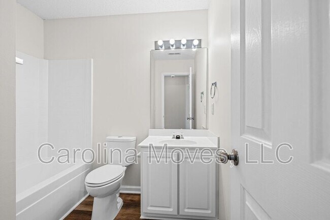 Building Photo - 106 Waterford Park Dr