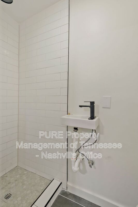 Building Photo - 1127 N 5th St