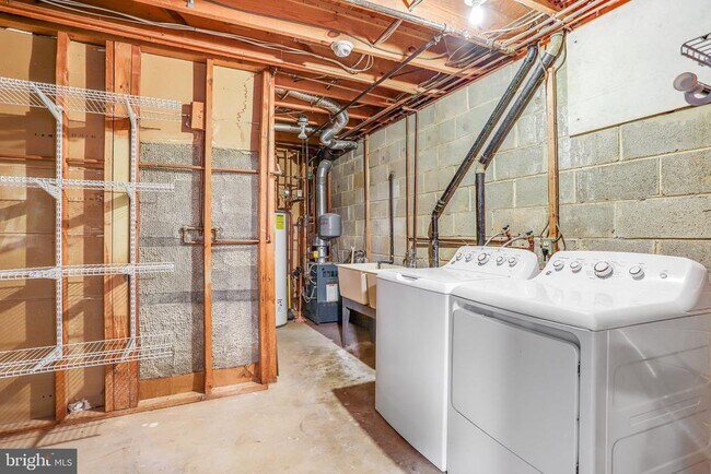 Building Photo - 9801 Orchid Cir