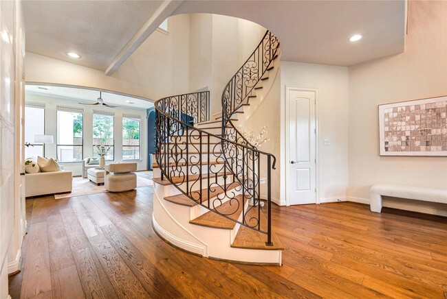 Building Photo - 1403 Wakefield Dr